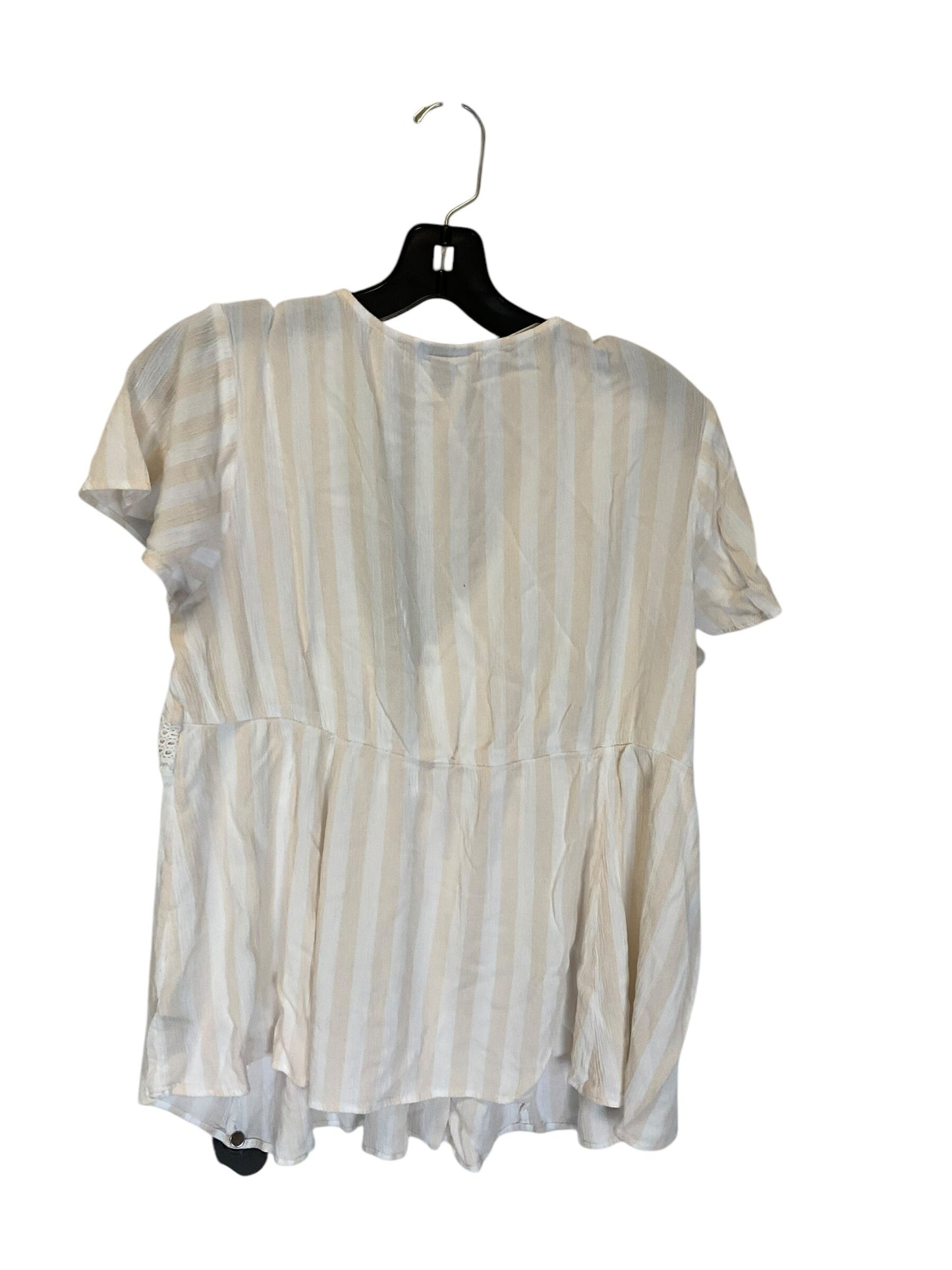 Top Short Sleeve By Torrid Size: L