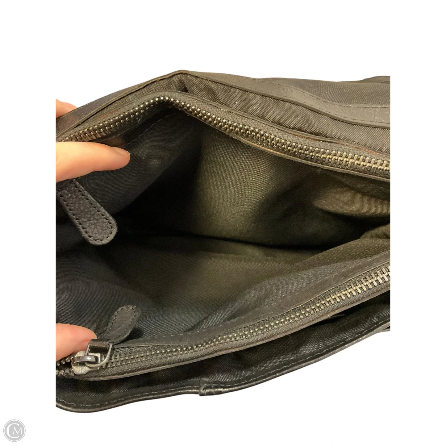 Crossbody By Clothes Mentor, Size: Medium