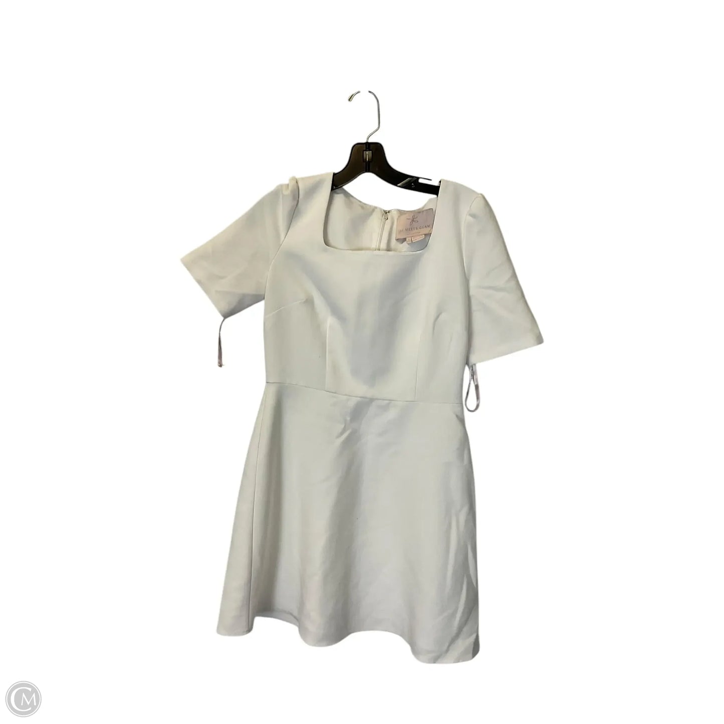 Dress Casual Short By Clothes Mentor In White, Size: 4