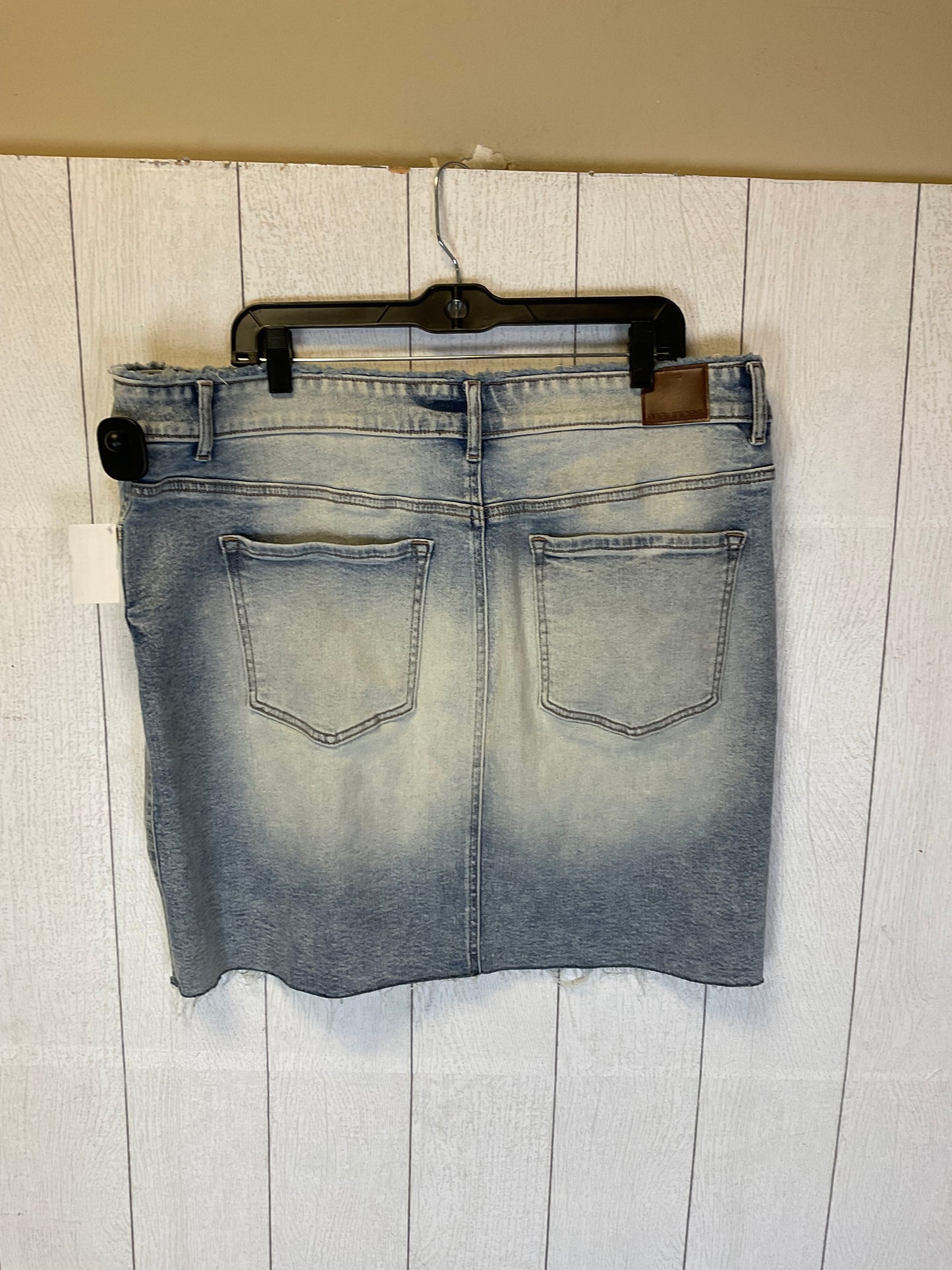 Skirt Mini & Short By Maurices Size: 18