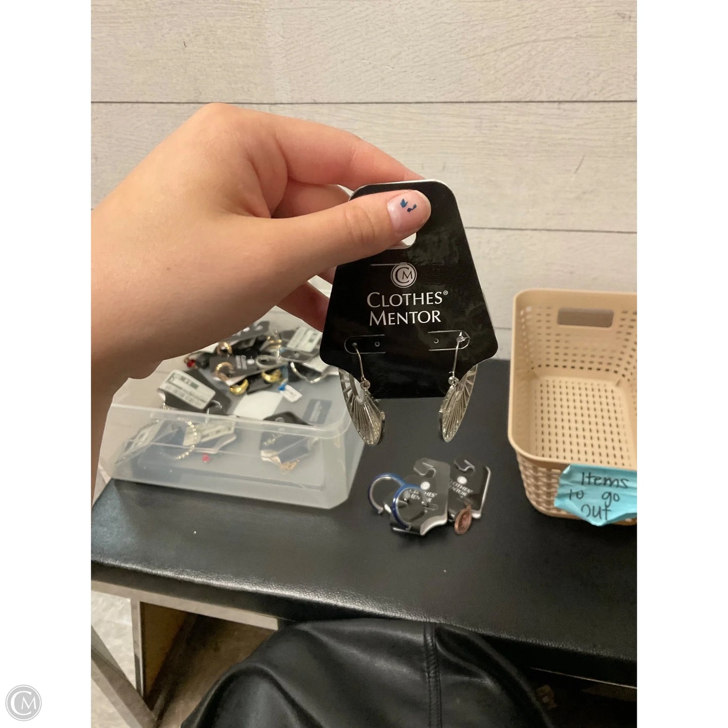 Earrings Dangle/drop By Clothes Mentor