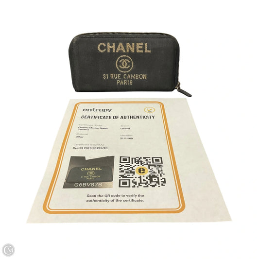 Wallet Luxury Designer By Chanel, Size: Medium