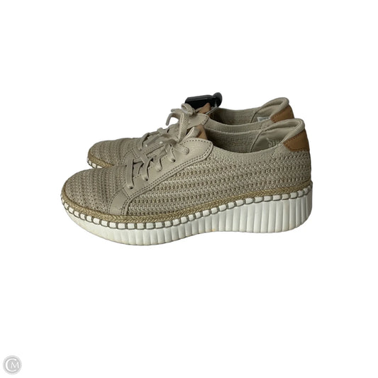 Shoes Flats By Skechers In Tan, Size: 6.5