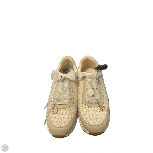 Shoes Sneakers By Dolce Vita In Cream, Size: 7