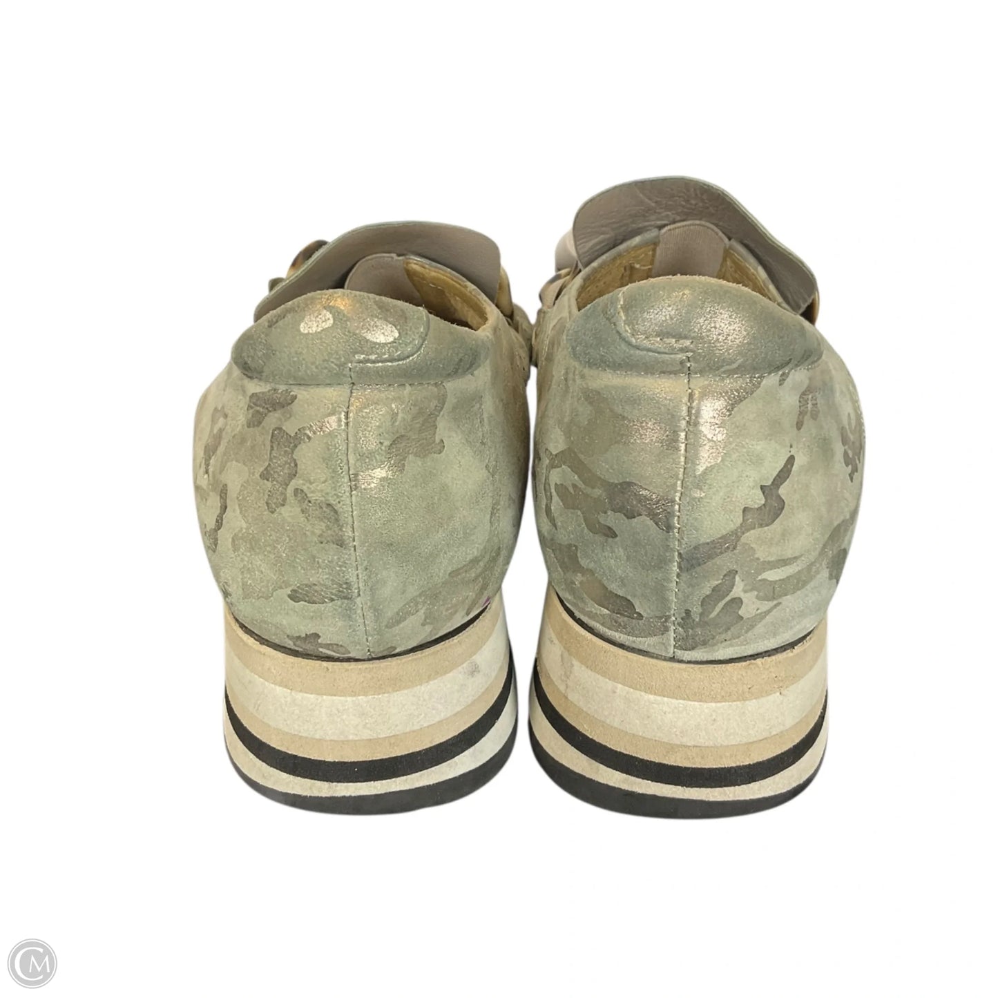 Shoes Sneakers By Clothes Mentor In Green, Size: 7.5