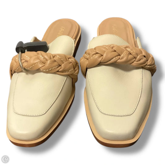 Shoes Flats By Cmc In Cream, Size: 7