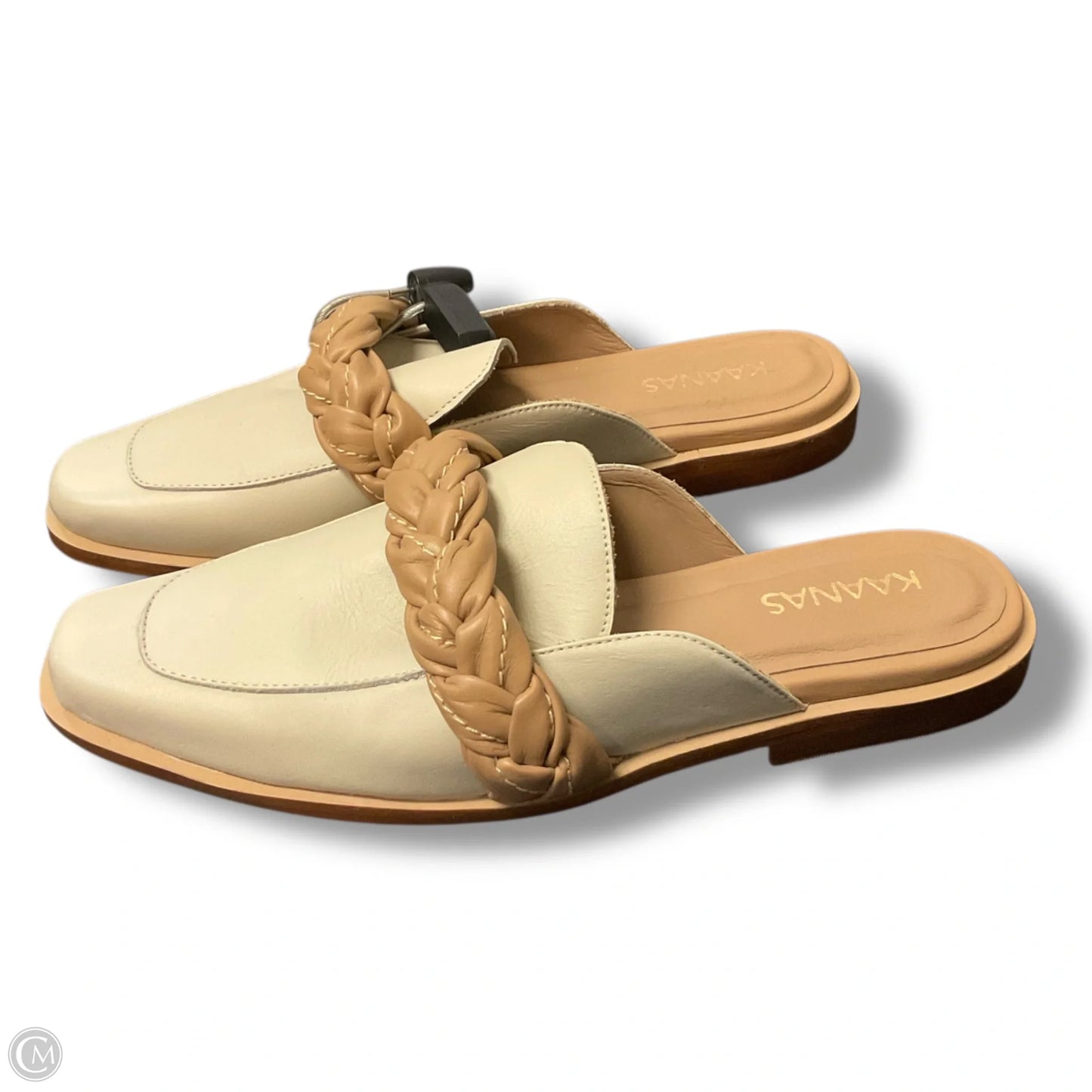 Shoes Flats By Cmc In Cream, Size: 7