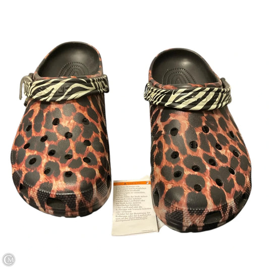 Shoes Flats By Crocs In Animal Print, Size: 12