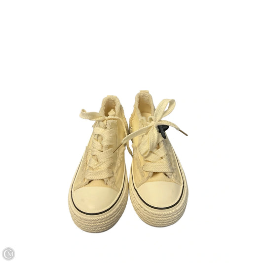 Shoes Sneakers Platform By Clothes Mentor In Cream, Size: 5.5