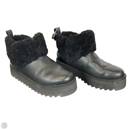 Boots Designer By Ugg In Black, Size: 9