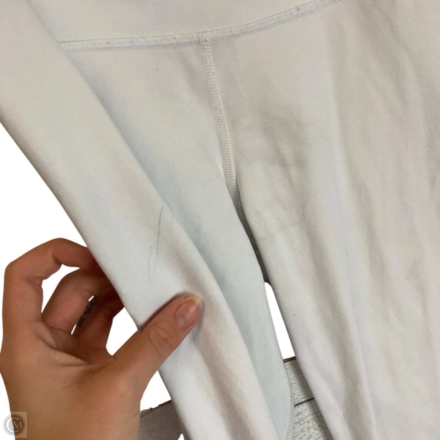 Athletic Leggings By Alo In White, Size: M