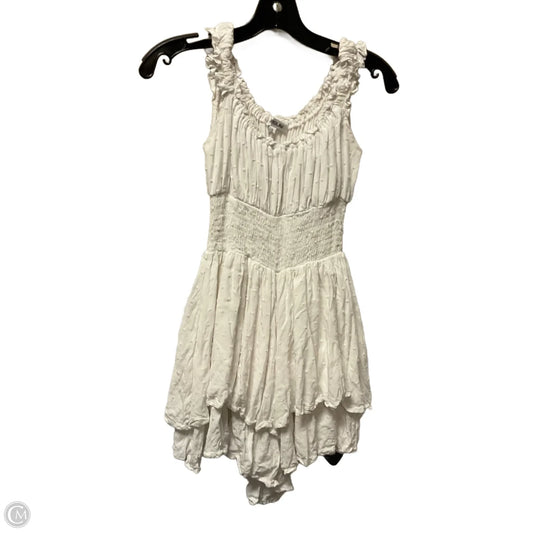 Dress Casual Short By Clothes Mentor In White, Size: S