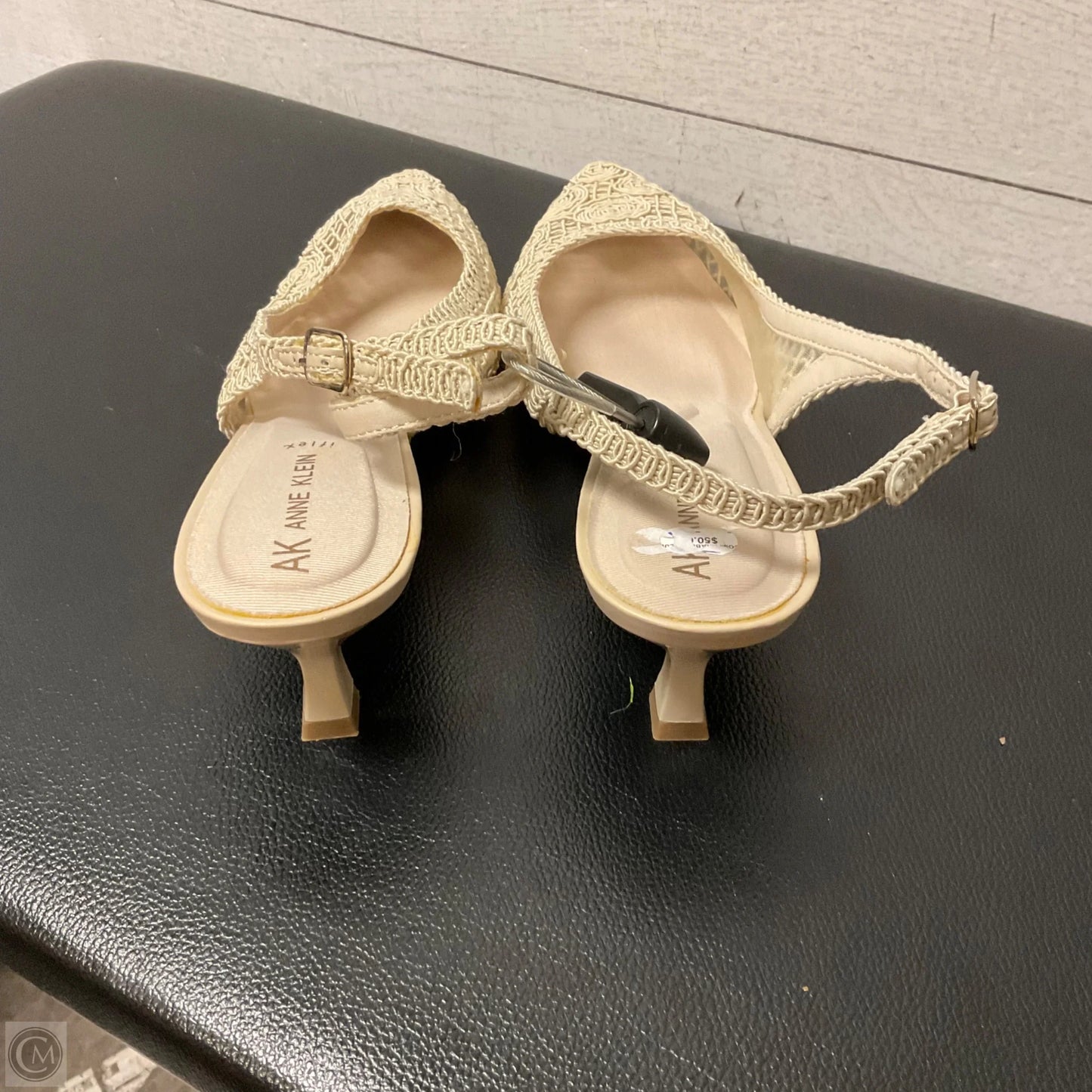 Shoes Heels Kitten By Anne Klein In Cream, Size: 8