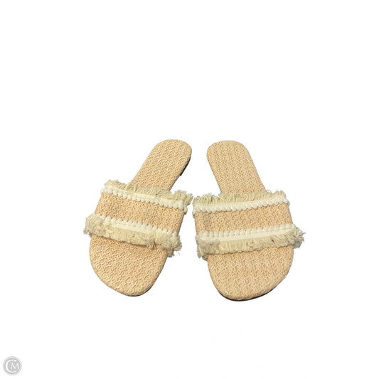 Sandals Flats By Clothes Mentor In Cream, Size: 9.5