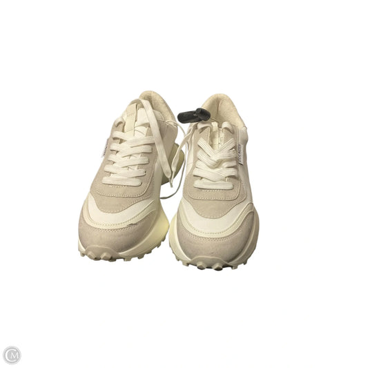 Shoes Sneakers By Steve Madden In White, Size: 10