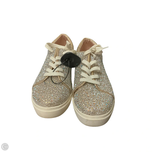 Shoes Flats By Clothes Mentor In Silver, Size: 10