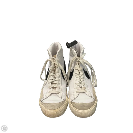 Shoes Sneakers By Nike In White, Size: 8.5