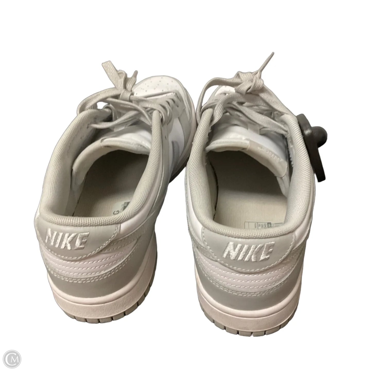 Shoes Sneakers By Nike In Grey, Size: 8
