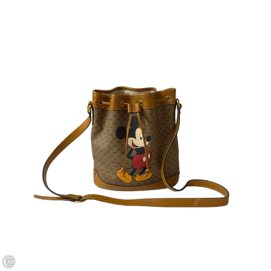Crossbody Luxury Designer By Gucci, Size: Medium