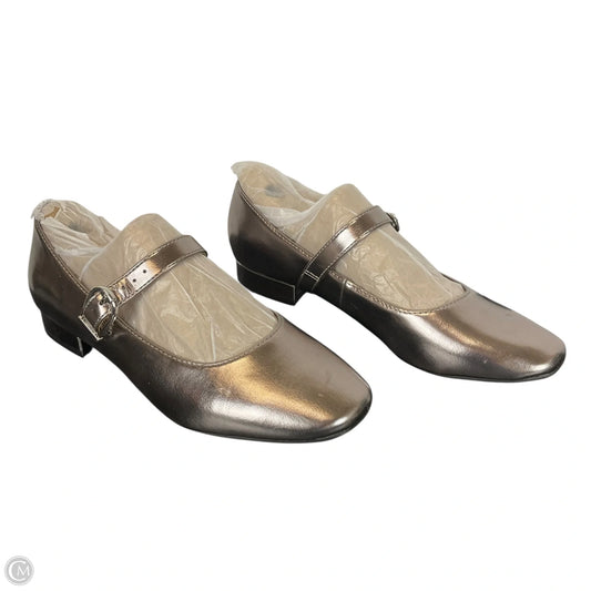Shoes Flats By Clothes Mentor In Silver, Size: 9