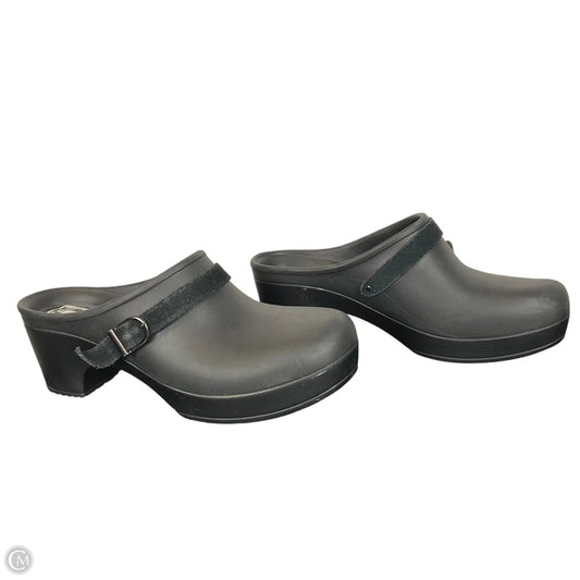 Shoes Heels Block By Crocs In Black, Size: 9