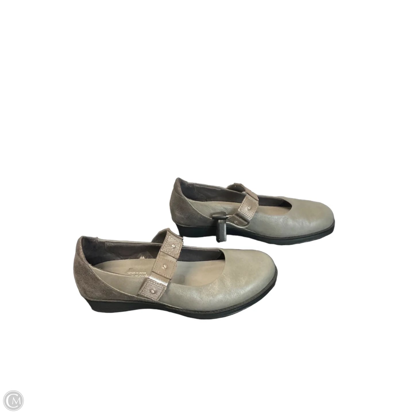 Shoes Flats By Naot In Grey, Size: 6.5