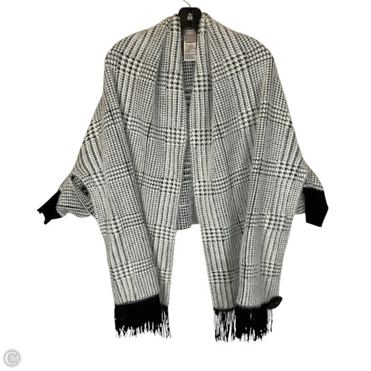 Shawl By Chicos In Black & Grey, Size: S/M