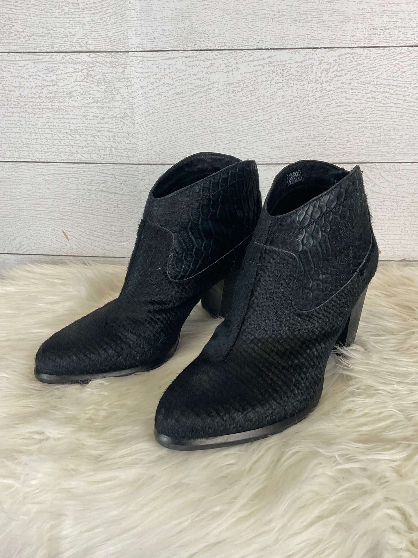 Boots Designer By Ugg  Size: 8